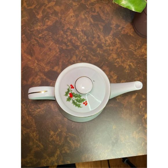 KASHIMA Christmas Holly Porcelain Tea / Coffee Pot with Lid 6” tall - Picture 2 of 8